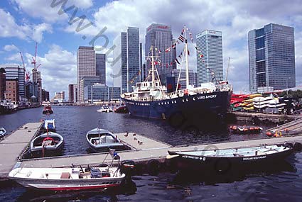4338_canary wharf london docklands offices flats docks licensed royalty free 